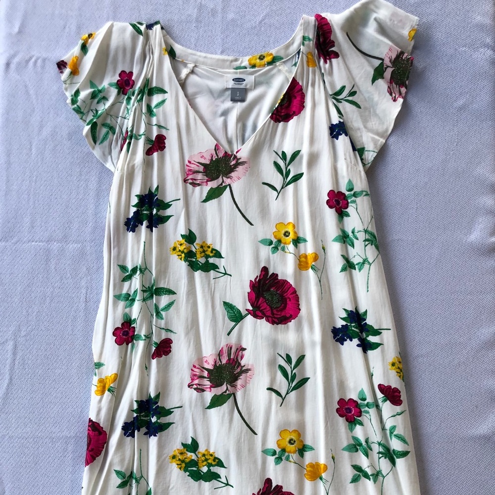 Ruffled sleeve flower dress 🌸